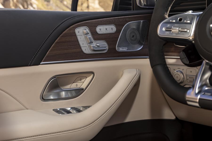 Детали интерьера Mercedes-AMG GLS63 4Matic+ (X167) 2020 года  (NA) (фото 46 из 89)